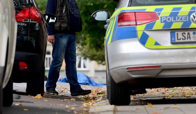 Atak na synagogę w Halle, dwie osoby nie żyją. Fot. PAP/EPA/FILIP SINGER