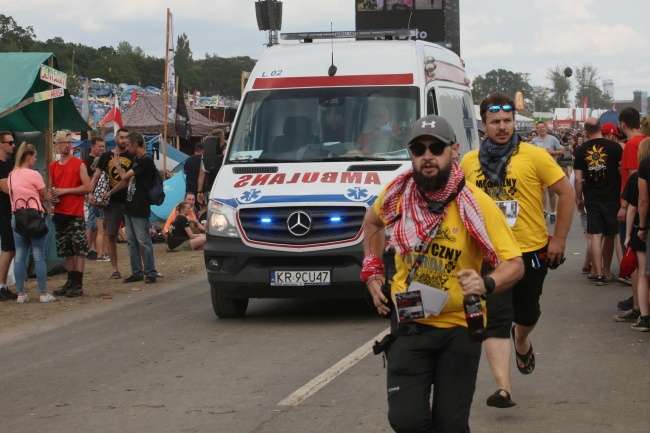 Służby medyczne na Pol'and'Rock Festival (dawniej Przystanek Woodstock). Fot. PAP/Lech Muszyński