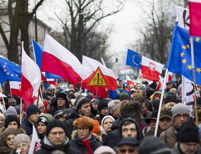 Komitet Obrony Demokracji: tak kłamie Wikipedia