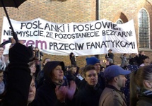 Wrzesień 2016. Wielotysięczne czarne marsze polskich kobiet