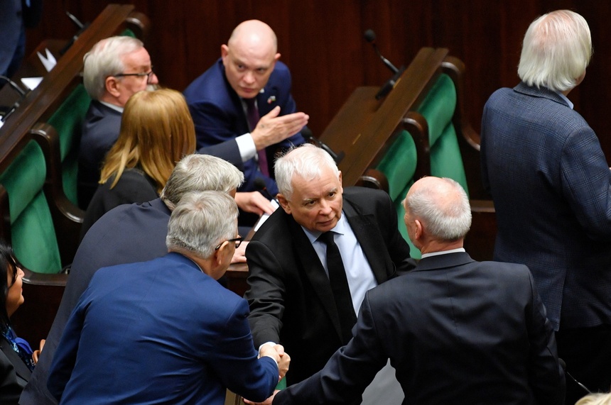 Radosław Fogiel poinformował, że Komitet Polityczny PiS podjął decyzję o zaakceptowaniu nowej struktury okręgowej partii i wybrał również zastępcę sekretarza generalnego partii. Źródło: PAP/EPA