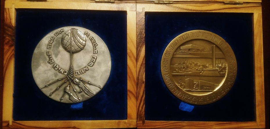 Medal "Sprawiedliwych" oraz Instytutu Yad Vashem. Zbiory własne.