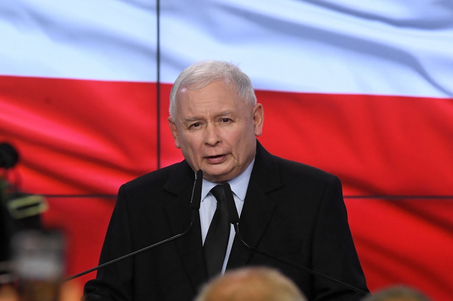 Jarosław Kaczyński w czasie wieczoru wyborczego w siedzibie PiS. Fot. PAP/Radek Pietruszka