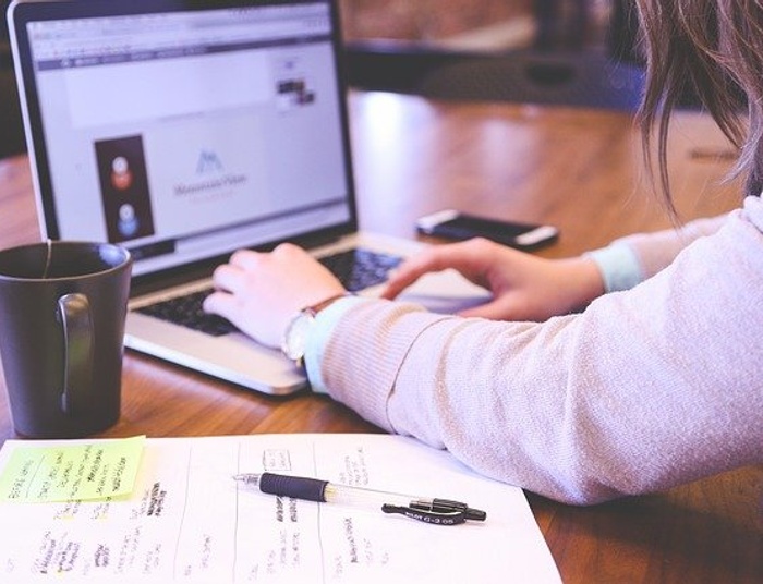 Agile, czyli jak dziewięć kobiet może dostarczyć jednego bobasa w miesiąc