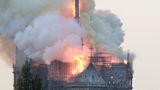 Płonie katedra Notre Dame w Paryżu. PAP/EPA/IAN LANGSDON