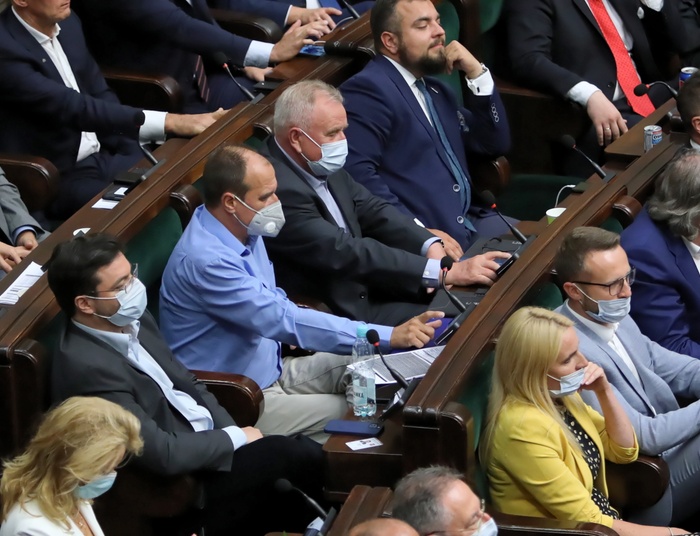 Elżbieta Witek zdecydowała ws. powtórzenia głosowania. "Oszuści" - skanduje opozycja