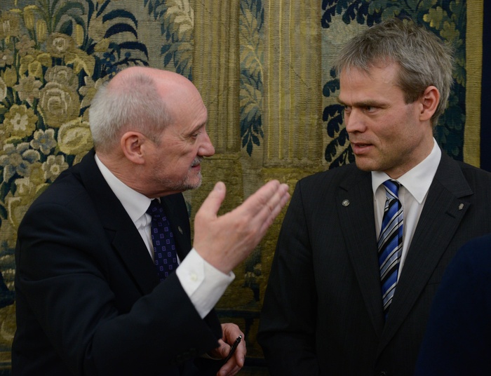 Wojna o raport smoleński. Jorgensen domaga się odejścia Macierewicza