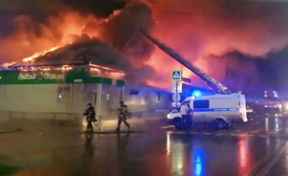 Pożar w rosyjskim klubie nocnym. Źródło: Twitter/Gazeta Ru