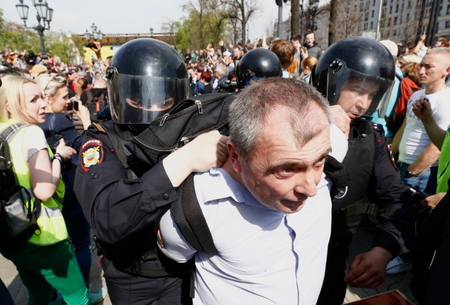 W Rosji opozycja protestuje przeciw Putinowi. Fot. EPA/Sergei Ilnitsky