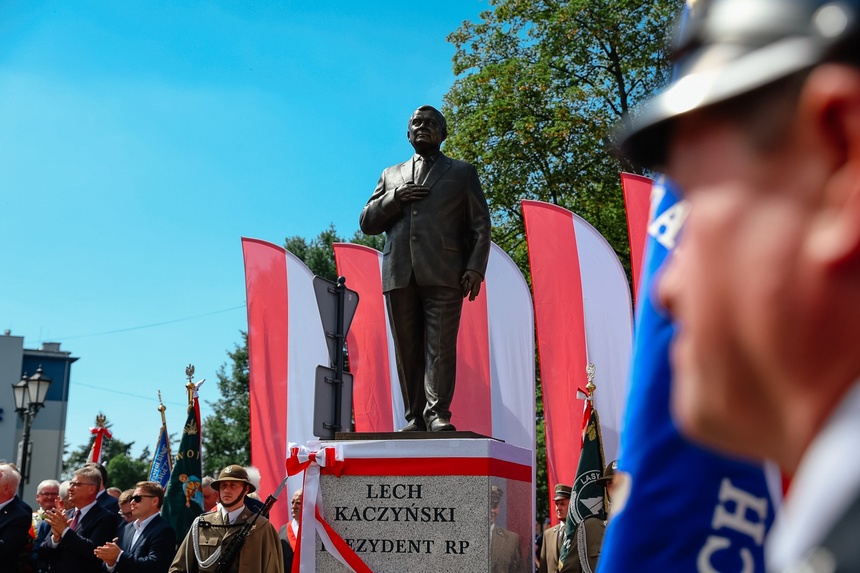 Pomnik Lecha Kaczyńskiego w Tarnowie. Fot. Twitter/PiS