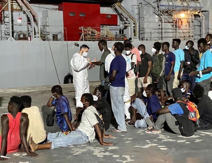 Przymusowa relokacja imigrantów. „PO i PSL się na to zgodzą”