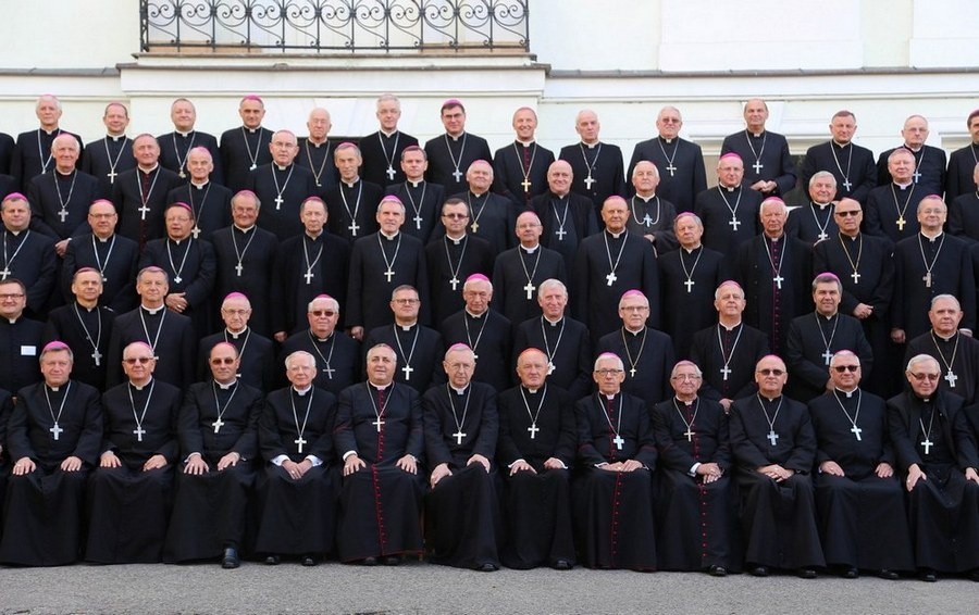 Episkopat wspólnie z rządem apeluje o przestrzeganie zasad w czasie trzeciej fali pandemii koronawirusa.