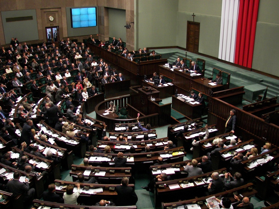 Posłów czeka obniżenie pensji. fot. Wikimedia/Sejm RP