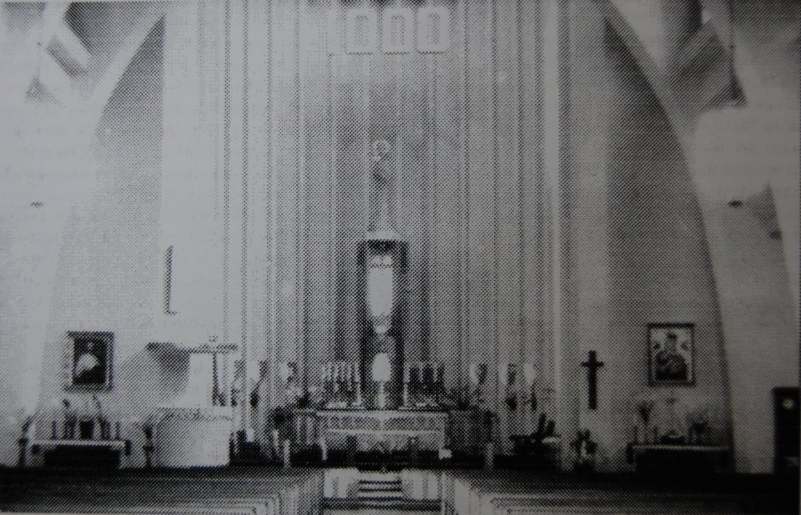 Obraz 4 / 4   wnętrze koscioła św. Królowej Korony Polskiej w Szczecinie 1966 r.