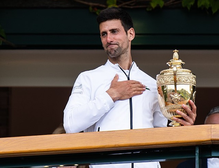 Djokovic ma większość udziałów w firmie, która chce wyprodukować lek przeciw COVID-19