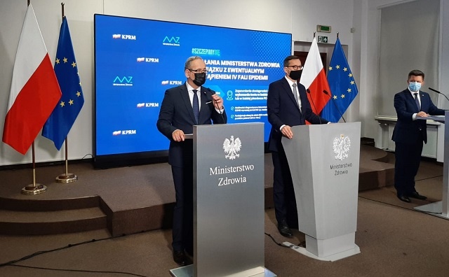 Konferencja prasowa premiera Morawieckiego oraz ministrów Niedzielskiego i Dworczyka. Fot.: Twitter/Ministerstwo Zdrowia