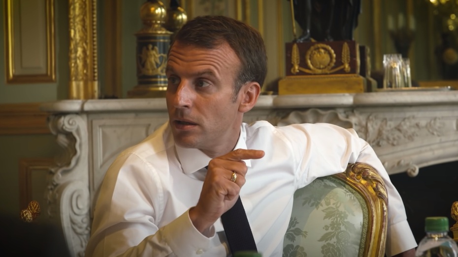 Francuskie media wyśmiewają nowy film o Emmanuelu Macronie. (fot. YouTube)