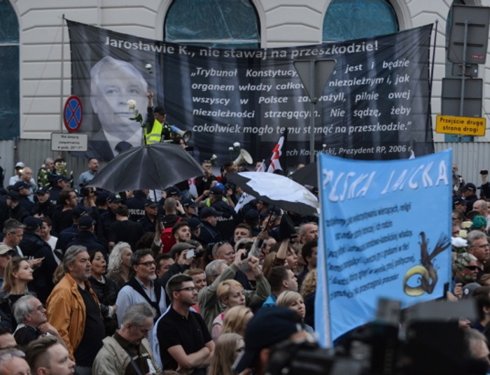 Policja będzie ścigać Frasyniuka. "Lech Kaczyński byłby z nami"