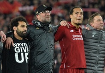 Salah cieszył się z awansu Liverpoolu. Fot. PAP/EPA
