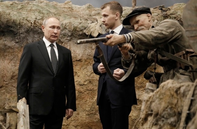 Władimir Putin konfliktem zbrojnym może próbować przykryć wewnętrzne poważne kłopoty Rosji. Fot. PAP/EPA