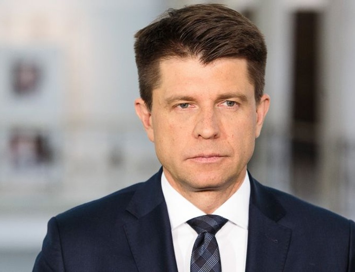 Oto plan Petru. Ma zamiar zatrzymać nadciągający "komunizm" w Polsce