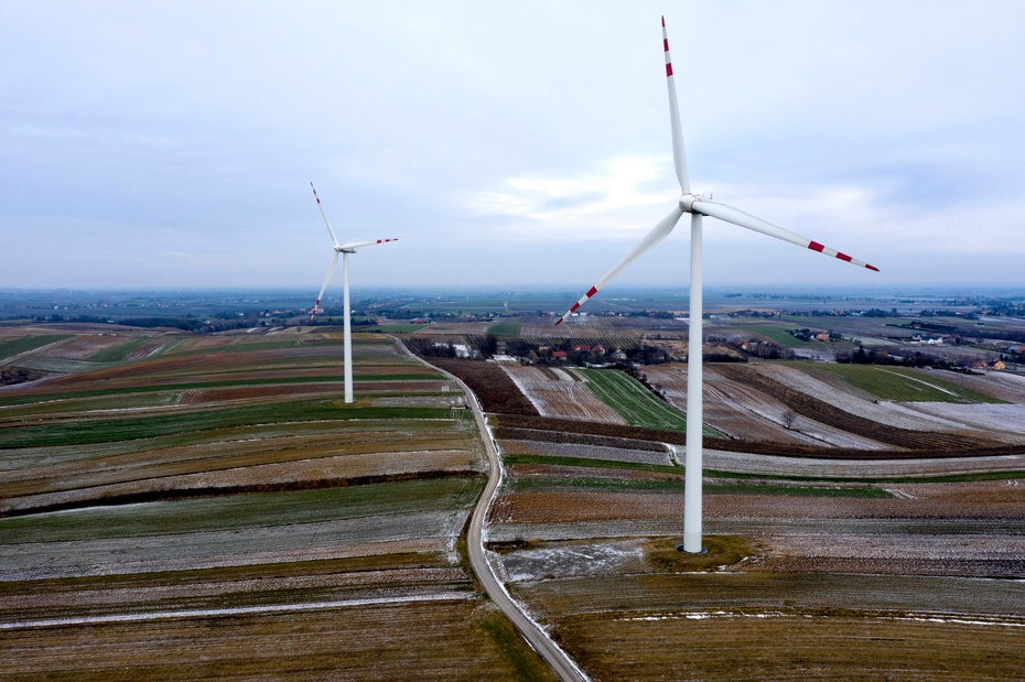 Elektrownia wiatrowa PGE Energia Odnawialna w Orzechowcach. Fot. PAP/ Darek Delmanowicz