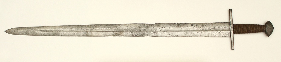 fot. Miecz z XI - XII wieku, znaleziony pod Sztumem, zbiory Muzeum Wojska Polskiego