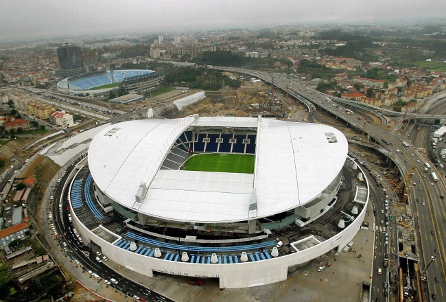 Stadion Dragao w Portugalii. Fot. PAP/EPA/ESTELA SILVA