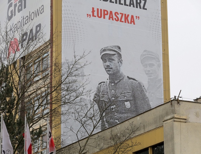 Awantura o Łupaszkę w Sejmie. Historyk: Efekt komunistycznej, perfidnej propagandy