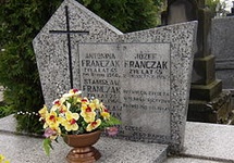 Nagrobek sierżanta Józefa Franczaka ps. "Lalek" na cmentarzu w Piaskach.