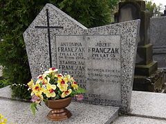Nagrobek sierżanta Józefa Franczaka ps. "Lalek" na cmentarzu w Piaskach.