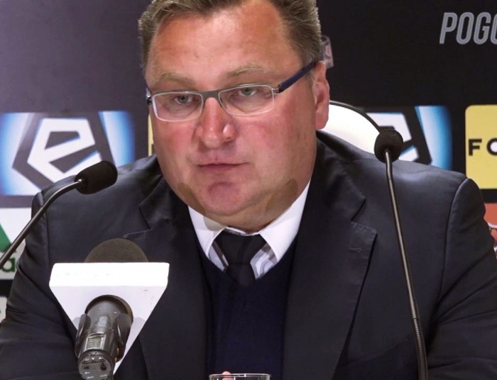 Michniewicz out i co dalej? Trener z rezerw ma naprawić jego błędy