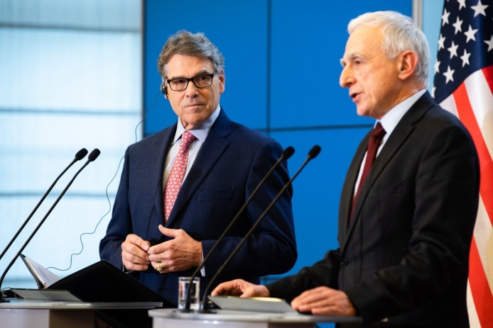 Podpisanie  Porozumienia o strategicznej współpracy w obszarze energii między Polską i USA w 2018 r. Na zdj. Piotr Naimski i Rick Perry, fot. KPRM.