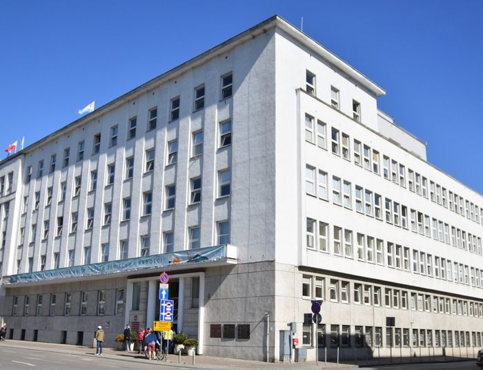 Po publikacji Salon24 esbek traci intratne stanowiska. Prezydent Gdyni zdziwiona