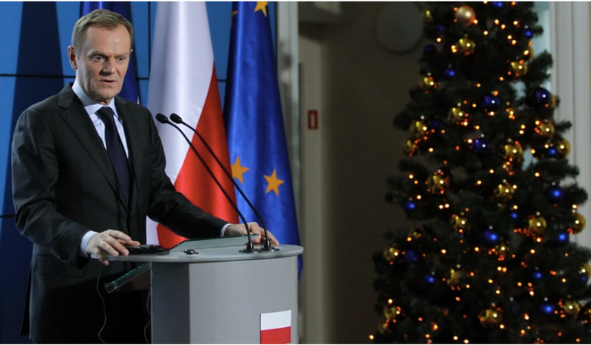 "Szczerze"? Donald Tusk znów podzielił Polki i Polaków. Tym razem w Boże Narodzenie.