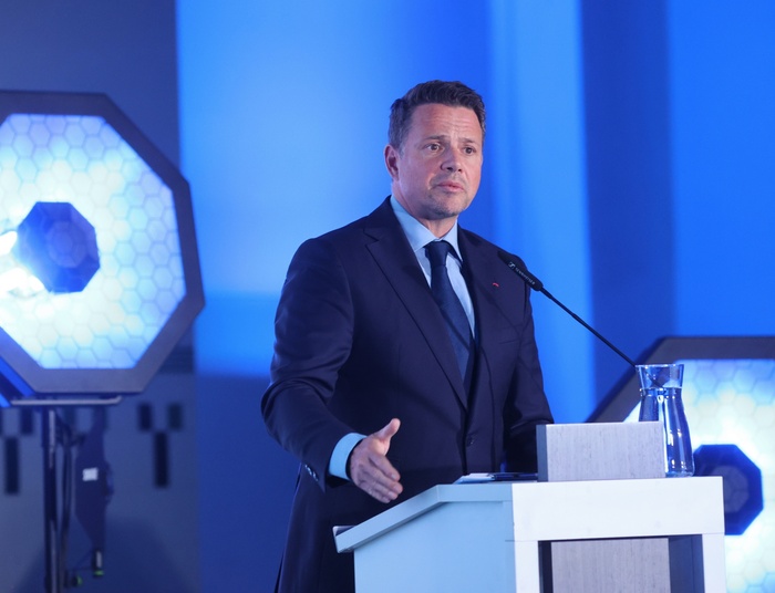 Spora kasa w warszawskim ratuszu. Miliard złotych rocznie na pensje