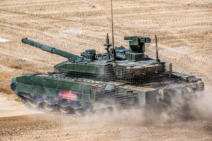 Najnowsze rosyjskie czołgi są obecnie używane podczas inwazji na Ukrainę, co zaprzecza doniesieniom o używaniu przez armię rosyjską przestarzałego sprzętu podczas inwazji (źródło: Flickr / Vladislav Perminov)