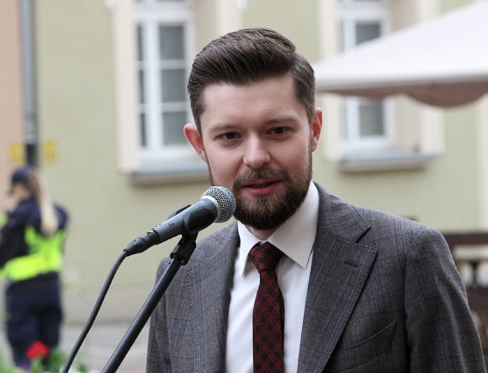 Najnowsza książka Mroza „obraża uczucia religijne”. Tak uznała ważna stołeczna instytucja