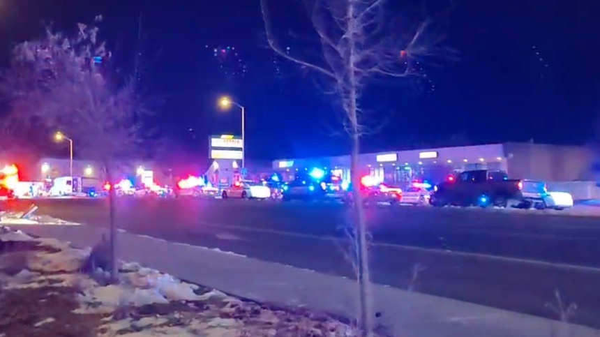 W jednym z klubów w Colorado Springs, w sobotni wieczór doszło do strzelaniny, w której zginęło 5 osób, a 18 zostało rannych. Miejsce to jest znane jako miejsce spotkań społeczności LGBTQ. (fot. Twitter)