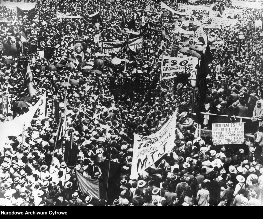 Protesty  lewicy meksykańskiej przeciwko prawicowej prasie z 1938 roku  (fot. ze zbiorów NAC)