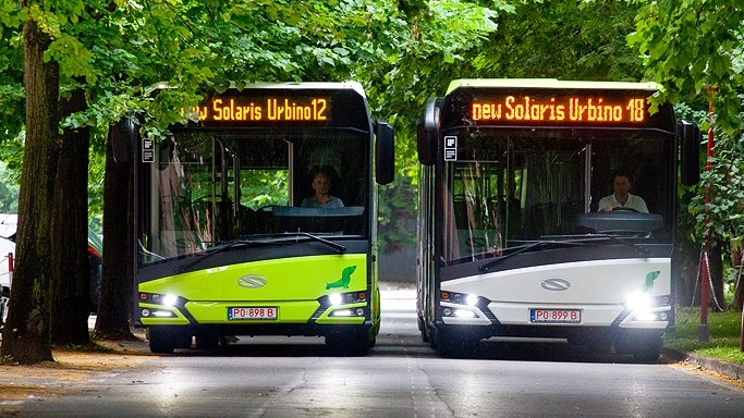 Solaris Urbino 12 i Solaris Urbino 18. Fot. Solaris Bus & Coach S.A./CC BY-SA 4.0
