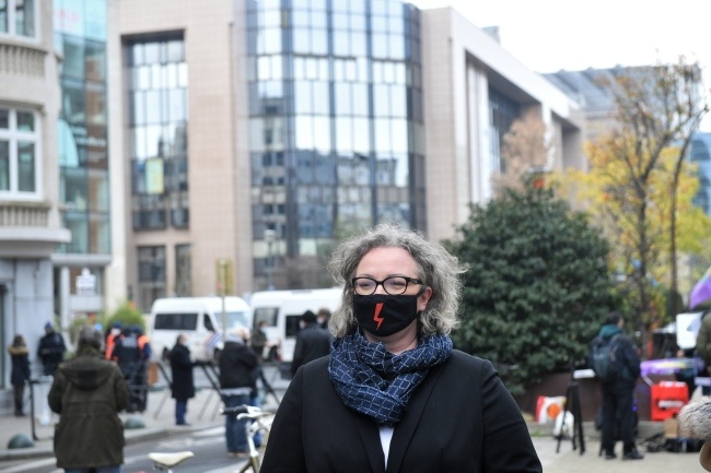 Liderka Strajku Kobiet Marta Lempart podczas konferencji prasowej w Brukseli, fot. PAP/Radek Pietruszka