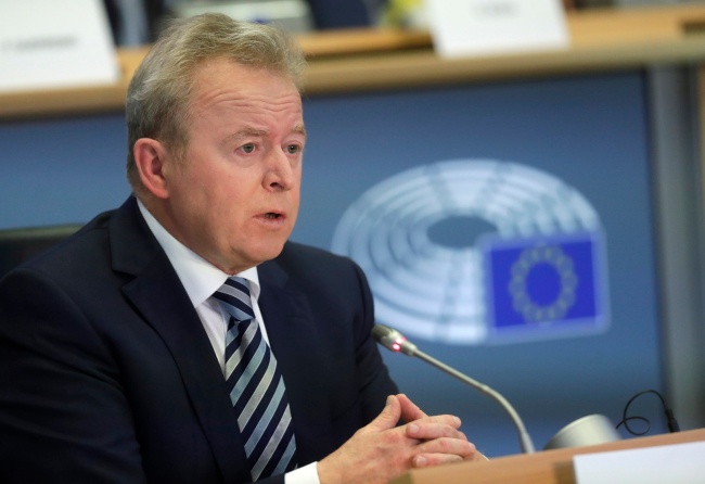 Janusz Wojciechowski będzie komisarzem unijnym ds. rolnictwa. Fot. PAP/EPA/OLIVIER HOSLET