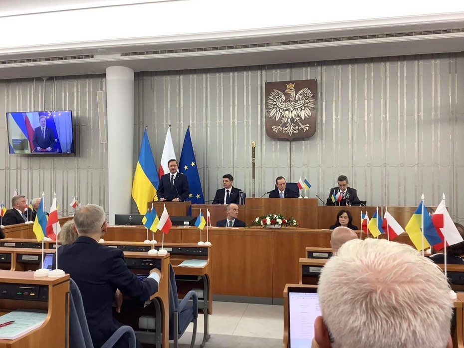 Przemówienie ambasadora Ukrainy Wasyla Zwarycza w Senacie RP, 21 lutego 2023. Fot. Autor.