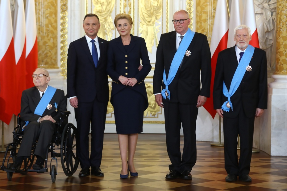 Prezydent wręczył Ordery Orła Białego. fot. PAP/Rafał Guz