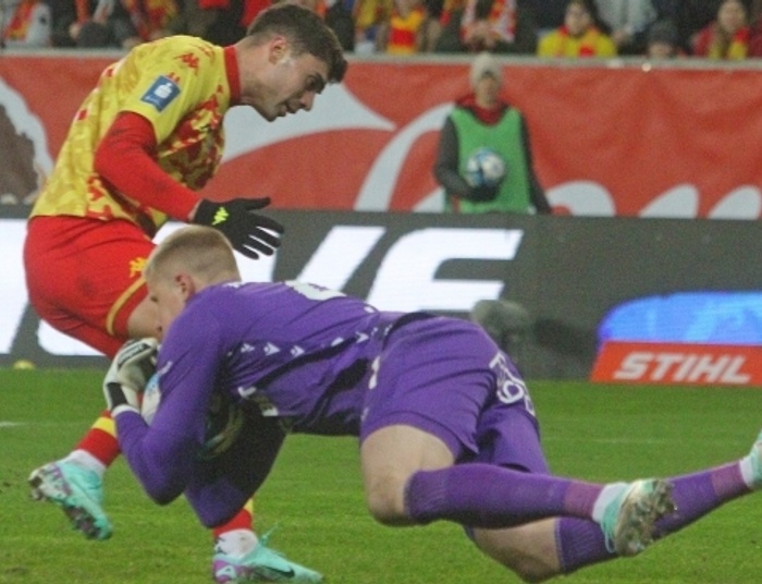 Pierwsza od roku porażka Jagiellonii na własnym boisku. Bramkarz z Katowic uratował Lecha