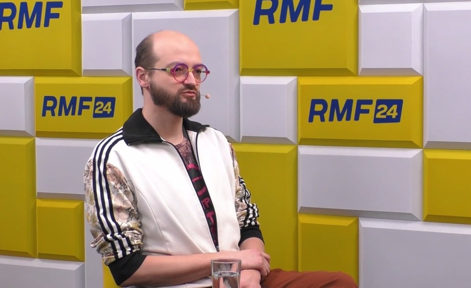 Paweł Szypulski w studio RMF FM.