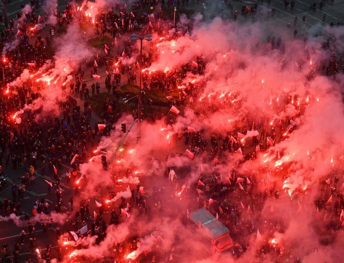 Terlecki miał rację! Zwyrodniała dzicz podpala Polskę!