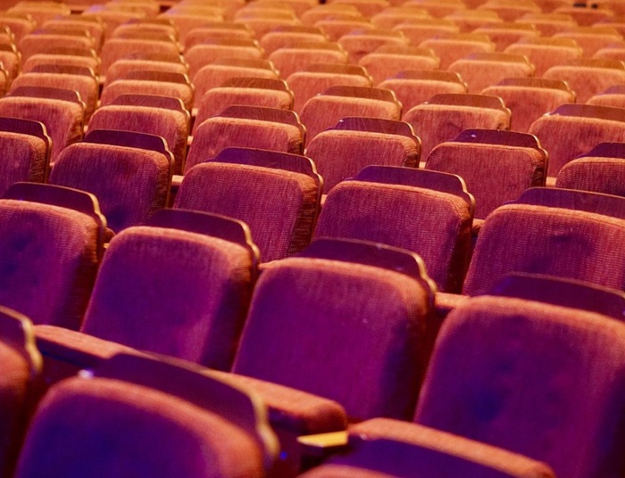 Dziki, nieokrzesany widz w teatrze