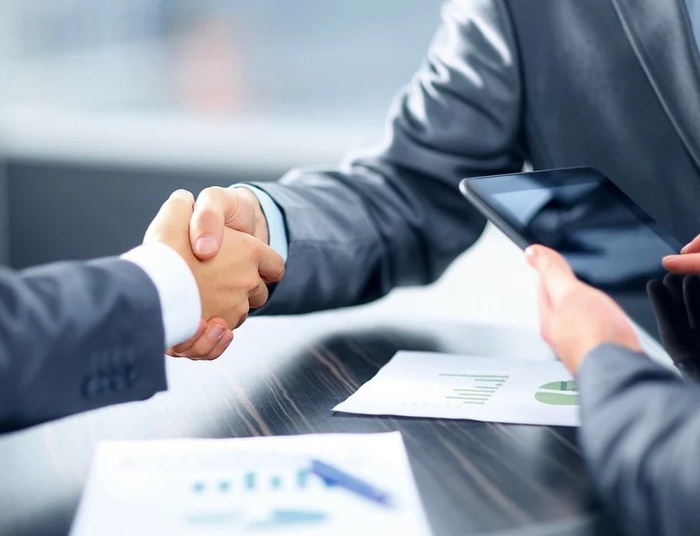 O wyścigach, "frankowiczach" i przegranej Warszawie